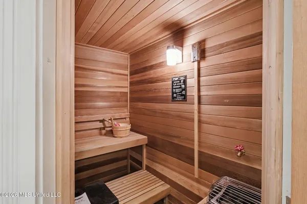 $1,100,000 | 13921 Valley Oaks Drive, Olive Branch, MS 38654