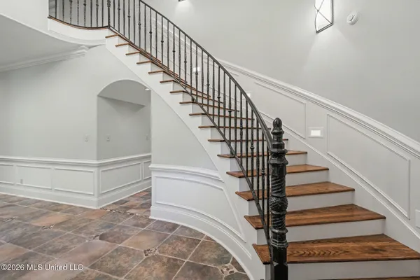 $1,100,000 | 13921 Valley Oaks Drive, Olive Branch, MS 38654