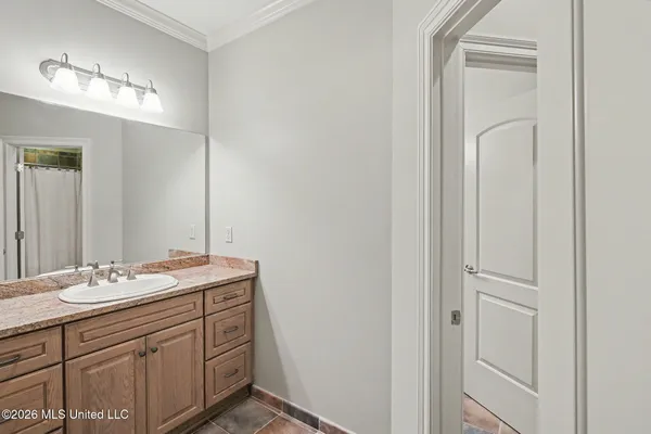 $1,100,000 | 13921 Valley Oaks Drive, Olive Branch, MS 38654