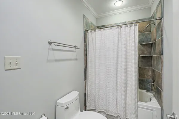 $1,100,000 | 13921 Valley Oaks Drive, Olive Branch, MS 38654