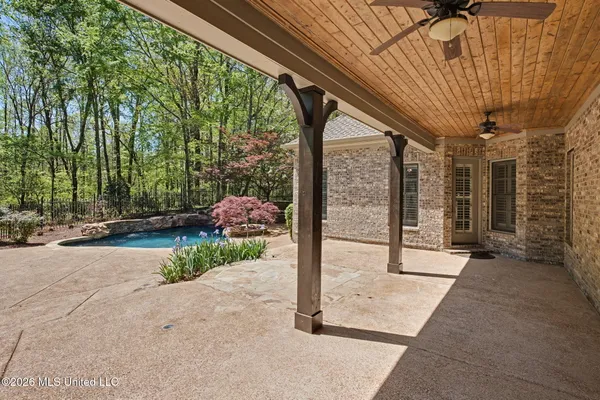 $1,100,000 | 13921 Valley Oaks Drive, Olive Branch, MS 38654