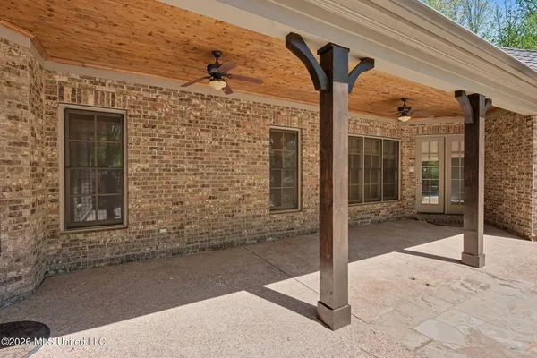 $1,100,000 | 13921 Valley Oaks Drive, Olive Branch, MS 38654