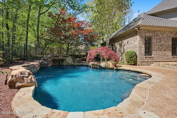 $1,100,000 | 13921 Valley Oaks Drive, Olive Branch, MS 38654