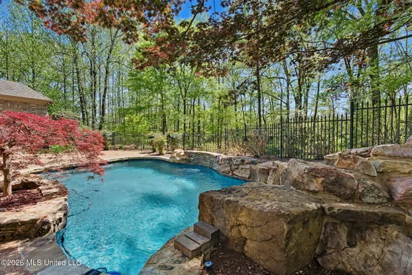 $1,100,000 | 13921 Valley Oaks Drive, Olive Branch, MS 38654