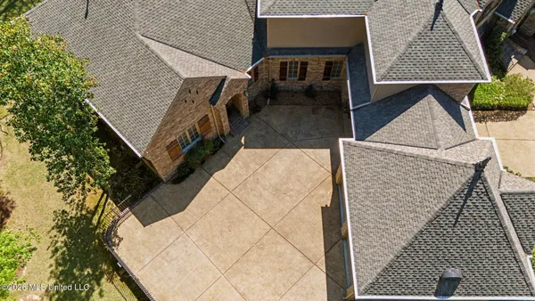 $1,100,000 | 13921 Valley Oaks Drive, Olive Branch, MS 38654