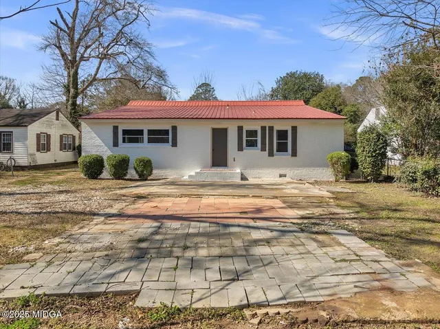 $179,000 | 410 Chamlee Drive, Fort Valley, GA 31030