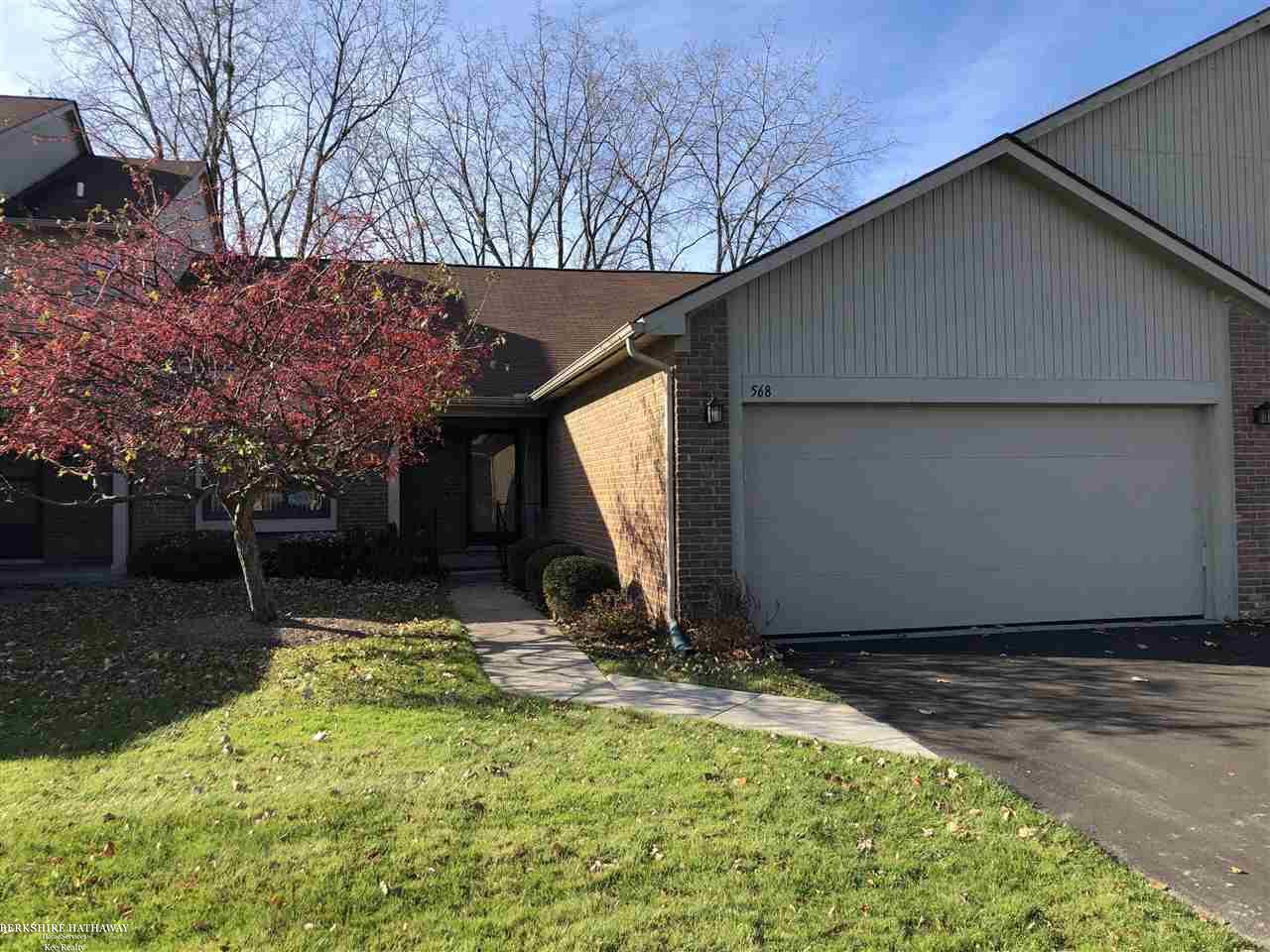 568 Tennyson Rochester Hills, MI 48307 - Photo 1 of 17