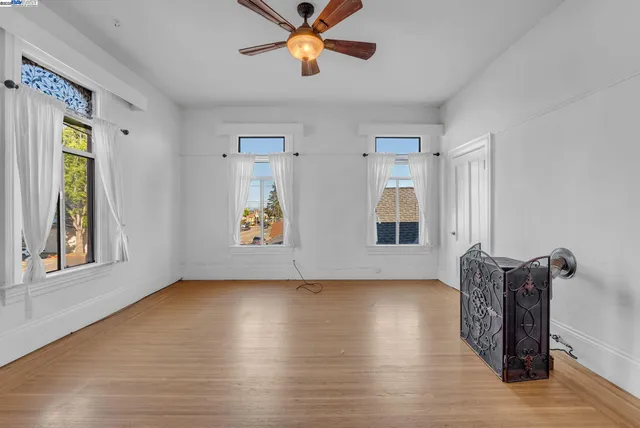 $1,045,000 | 3014 Encinal Avenue, Alameda, CA 94501