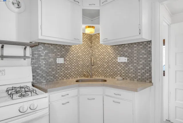 $1,045,000 | 3014 Encinal Avenue, Alameda, CA 94501