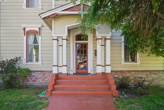 $1,045,000 | 3014 Encinal Avenue, Alameda, CA 94501
