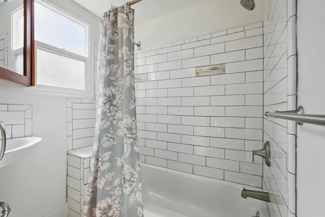 $1,045,000 | 3014 Encinal Avenue, Alameda, CA 94501