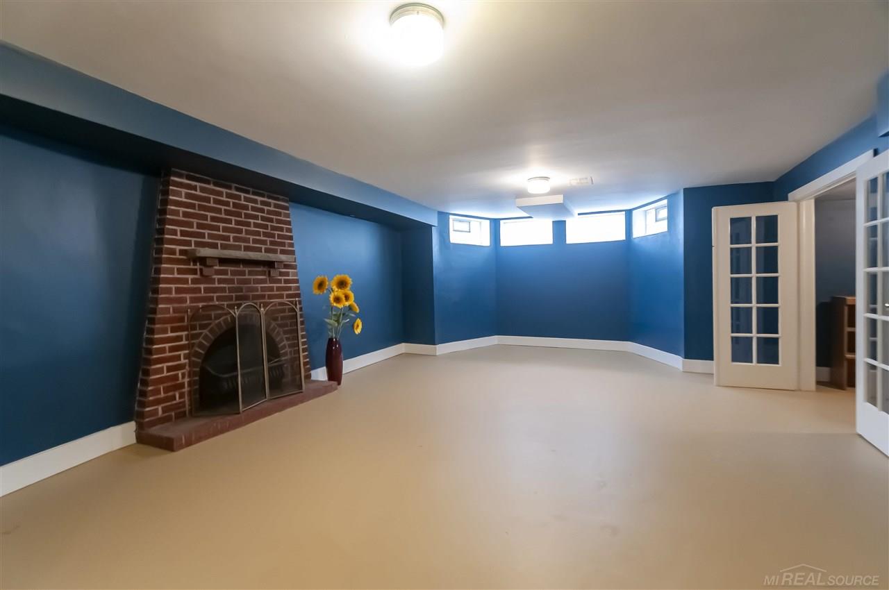 811 Lincoln Road Grosse Pointe, MI 48230 - Photo 35 of 43 50077595-34.JPG
