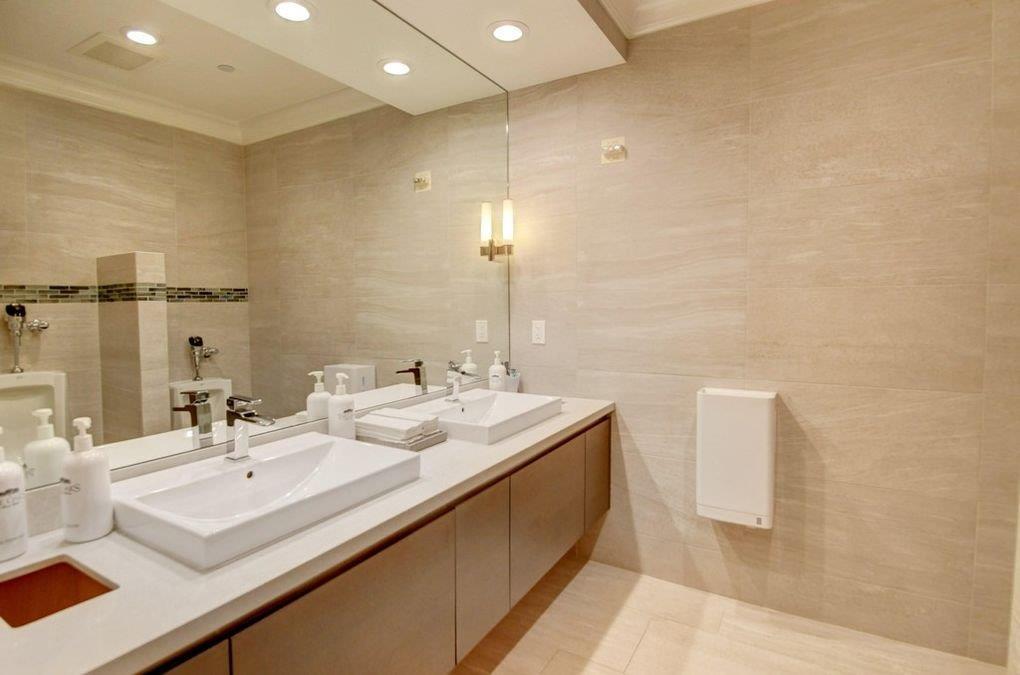 17682 Middlebrook Way Boca Raton, FL 33496 - Photo 13 of 36 Clubhouse Bathroom