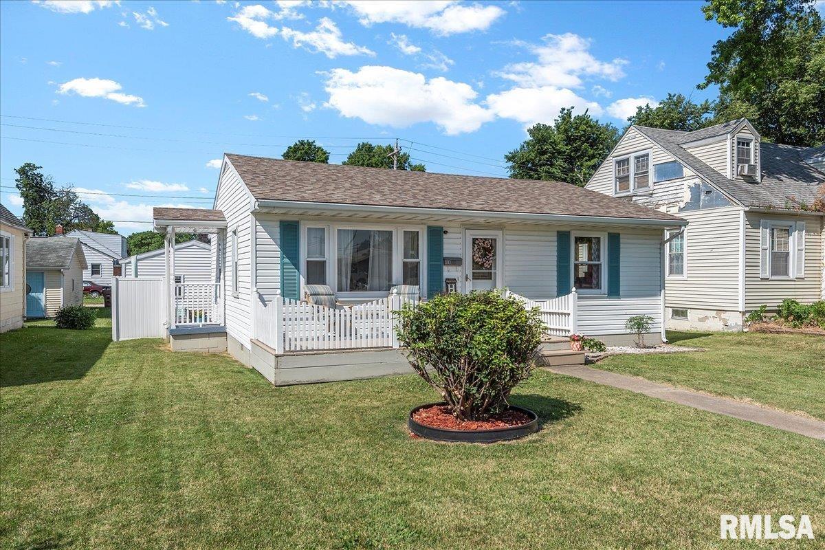 408 West Springfield Road Taylorville, IL 62568 - Photo 3 of 34