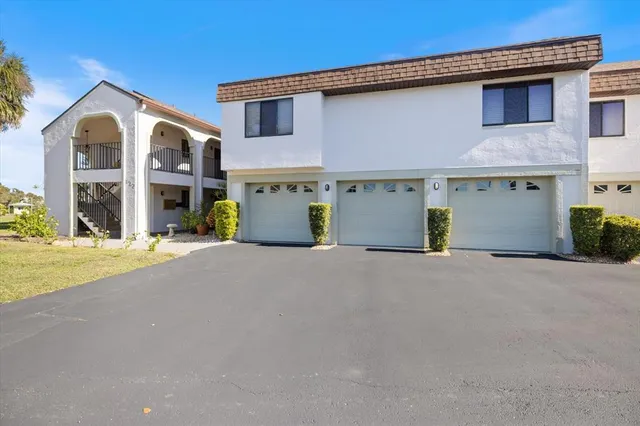 $2,200 | 822 Capri Isles Boulevard, Unit 107, Venice, FL 34292