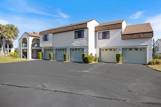 $2,200 | 822 Capri Isles Boulevard, Unit 107, Venice, FL 34292