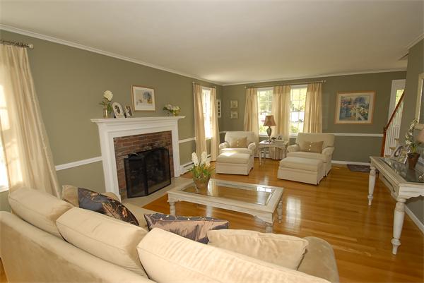 14 Crest Road Tewksbury, MA 01876 - Photo 7 of 23 Gallery Image 7