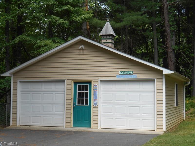 122 Willis Road Mount Airy, NC 27030 - Photo 2 of 16 Gallery Image 2