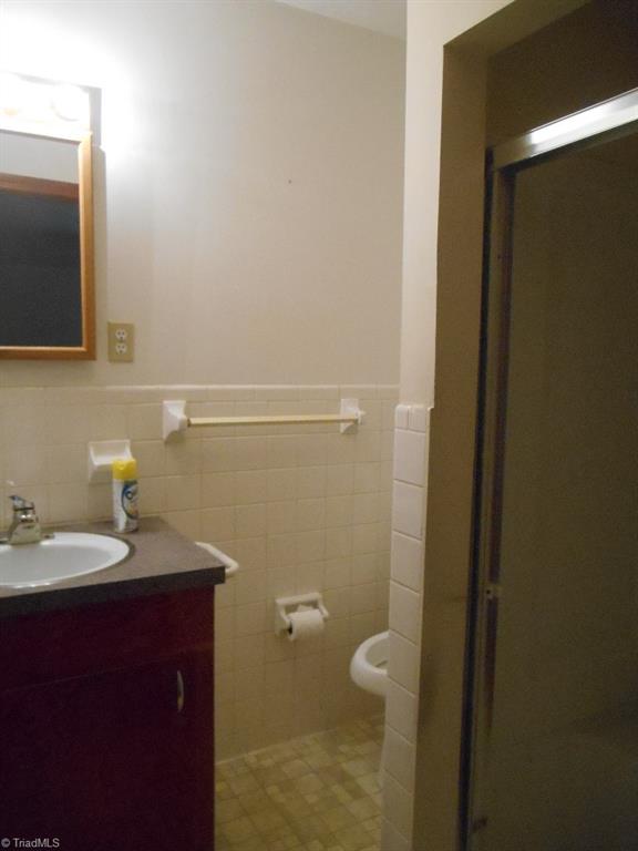 122 Willis Road Mount Airy, NC 27030 - Photo 12 of 16 Gallery Image 12