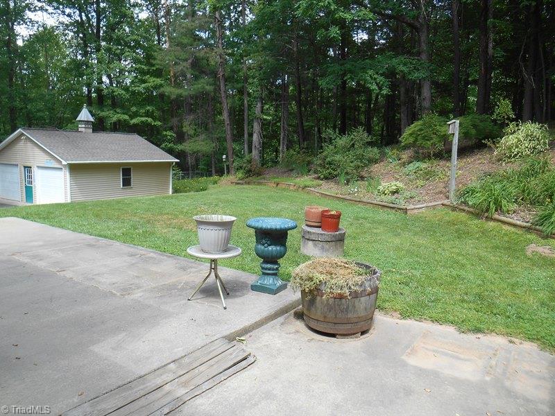 122 Willis Road Mount Airy, NC 27030 - Photo 4 of 16 Gallery Image 4