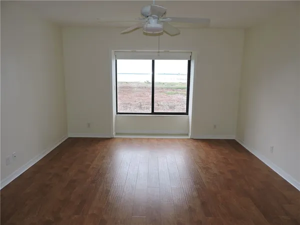 $2,200 | 6240 East Mirror Lake Drive, Unit 201, Sebastian, FL 32958