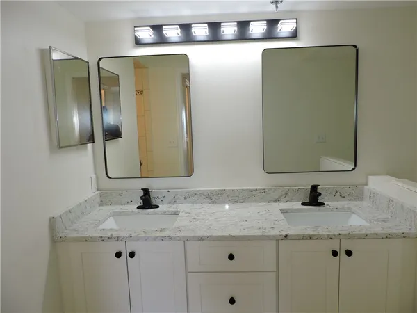 $2,200 | 6240 East Mirror Lake Drive, Unit 201, Sebastian, FL 32958