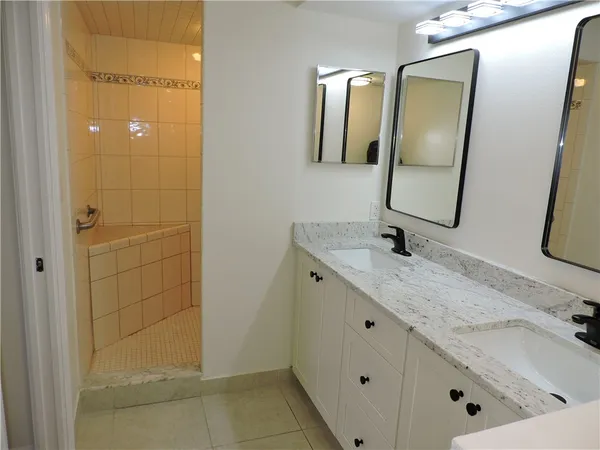 $2,200 | 6240 East Mirror Lake Drive, Unit 201, Sebastian, FL 32958