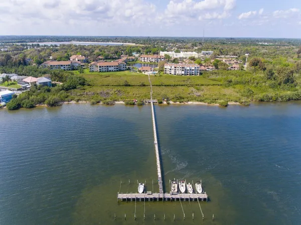 $2,200 | 6240 East Mirror Lake Drive, Unit 201, Sebastian, FL 32958