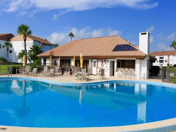 $2,200 | 6240 East Mirror Lake Drive, Unit 201, Sebastian, FL 32958