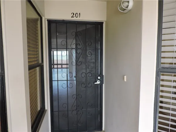 $2,200 | 6240 East Mirror Lake Drive, Unit 201, Sebastian, FL 32958