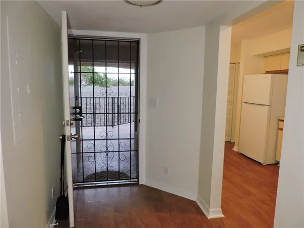 $2,200 | 6240 East Mirror Lake Drive, Unit 201, Sebastian, FL 32958