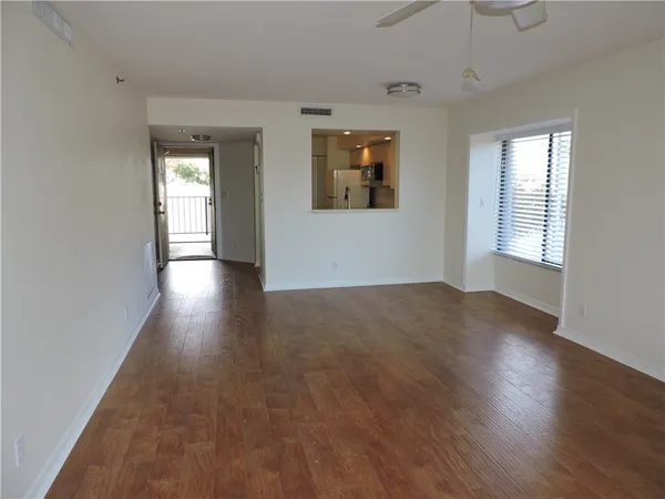 $2,200 | 6240 East Mirror Lake Drive, Unit 201, Sebastian, FL 32958