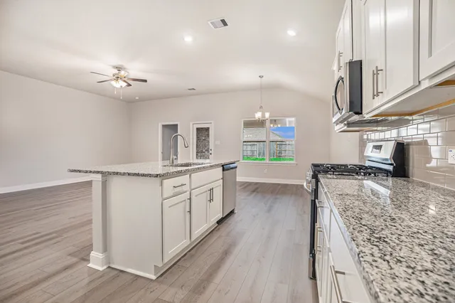 $309,900 | 13721 Seneca Lk Drive, Texas City, TX 77568