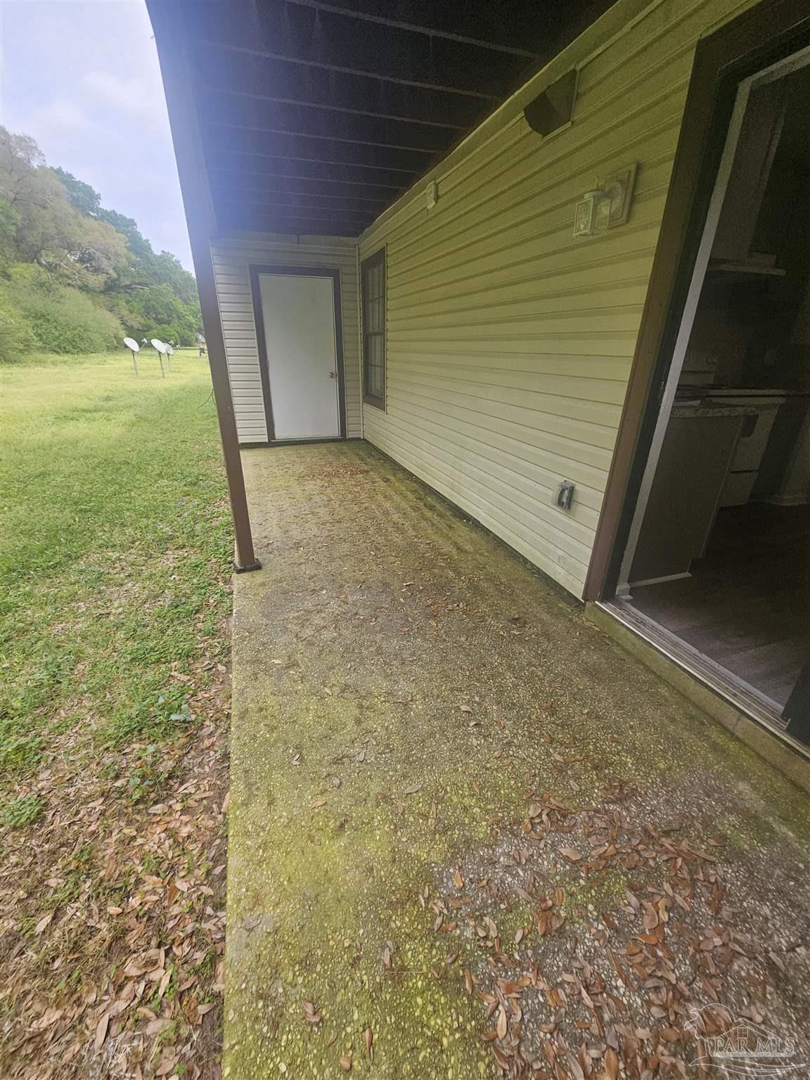 751 Tumbleweed Trail, Unit A Pensacola, FL 32534 - Photo 10 of 13 a view of an empty room