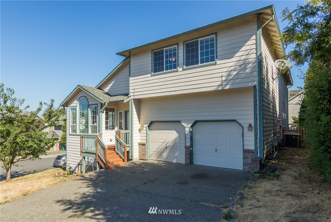 1114 South 35th Street Renton, WA 98055 - Photo 3 of 25
