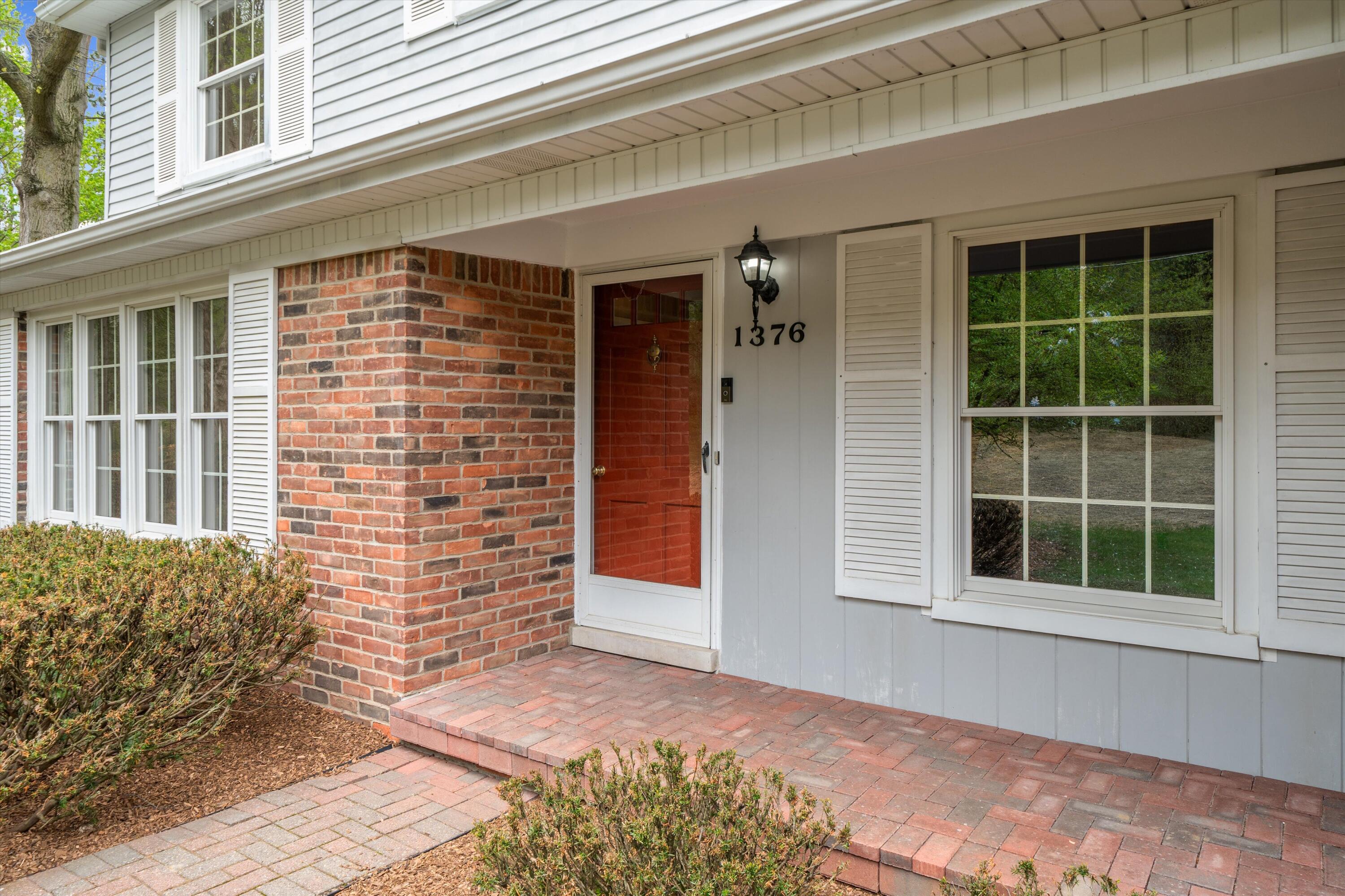 1376 Bird Road Ann Arbor, MI 48103 - Photo 4 of 66 Entry