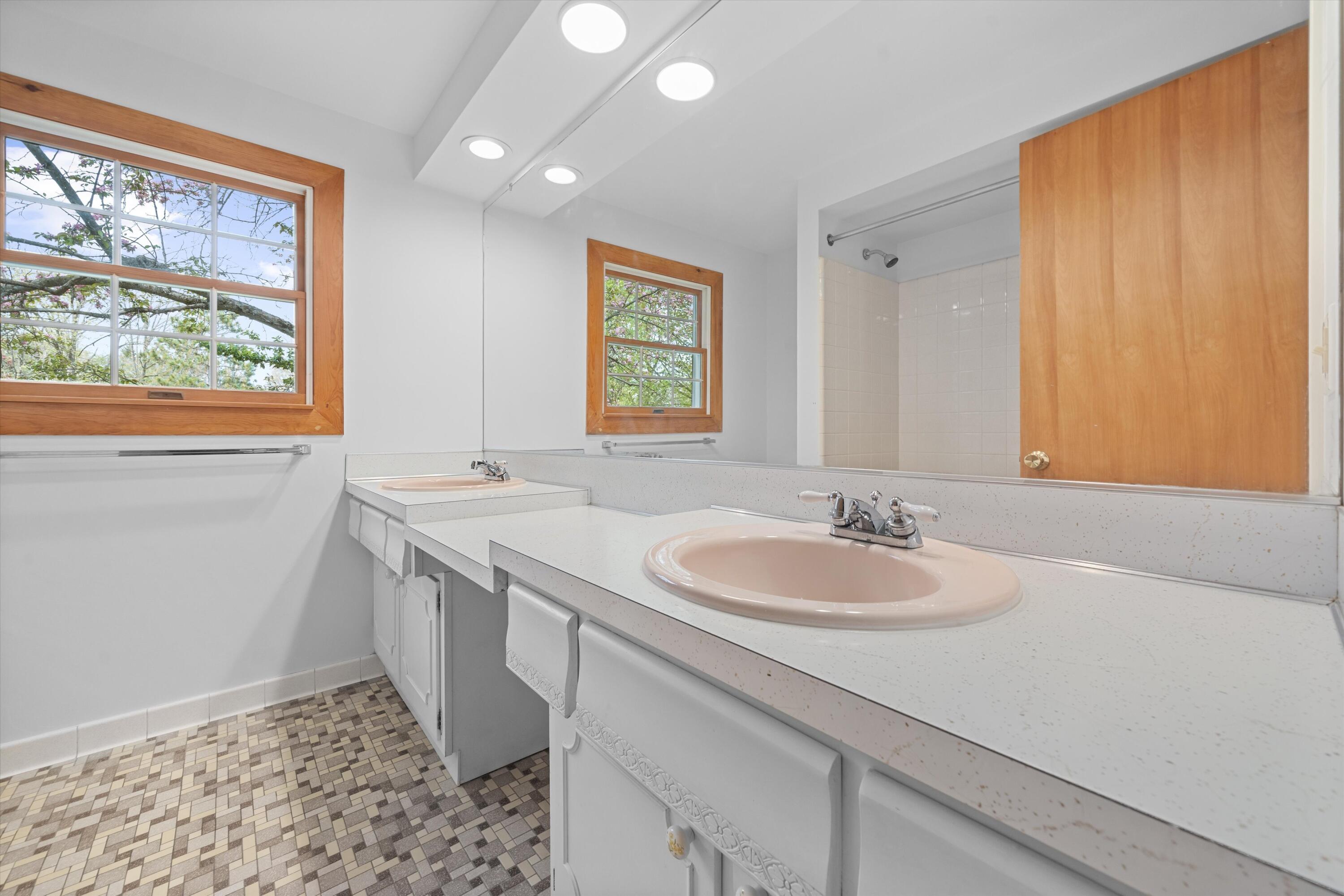 1376 Bird Road Ann Arbor, MI 48103 - Photo 46 of 66 2nd Floor Hallway Bath