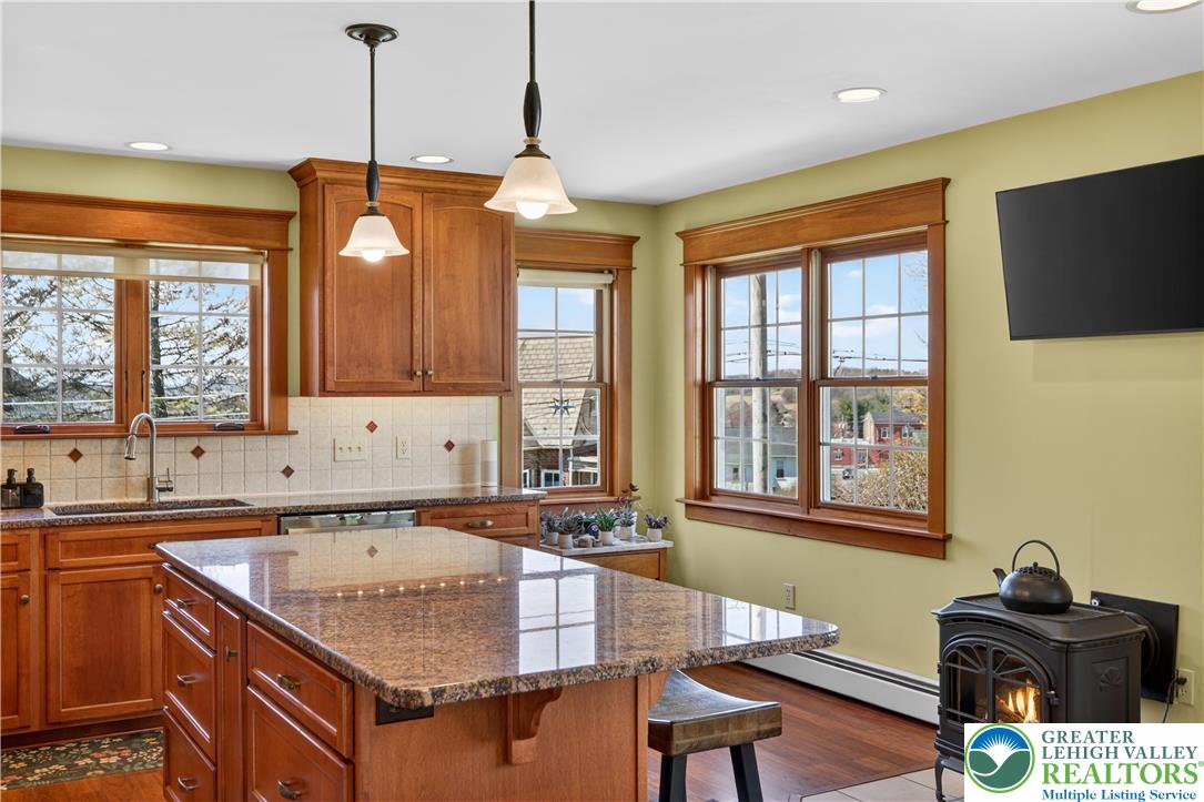 4243 Main Street Whitehall, PA 18052 - Photo 21 of 39