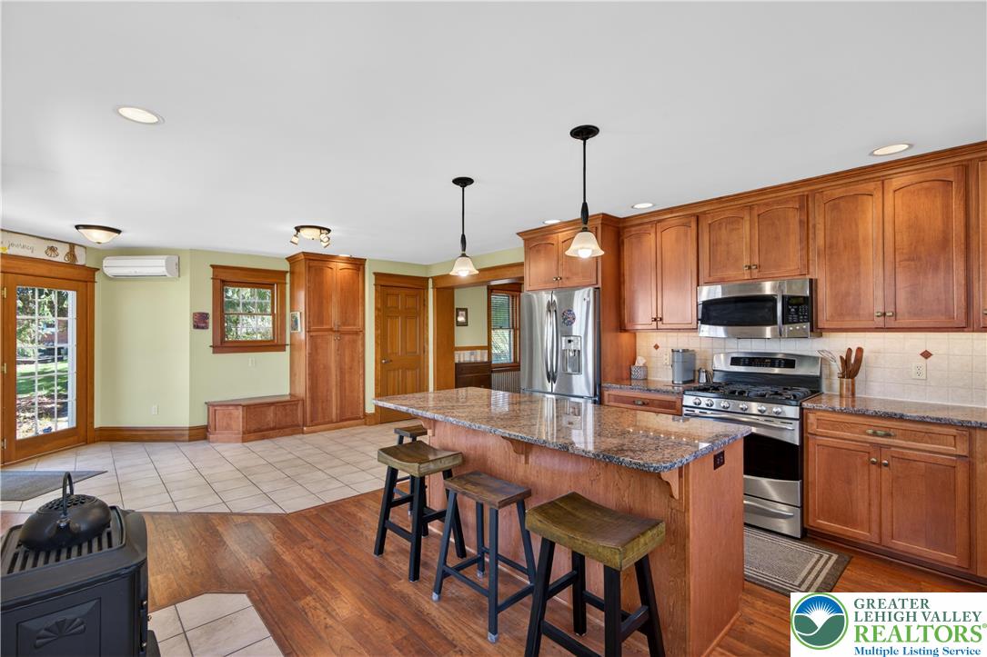 4243 Main Street Whitehall, PA 18052 - Photo 22 of 39