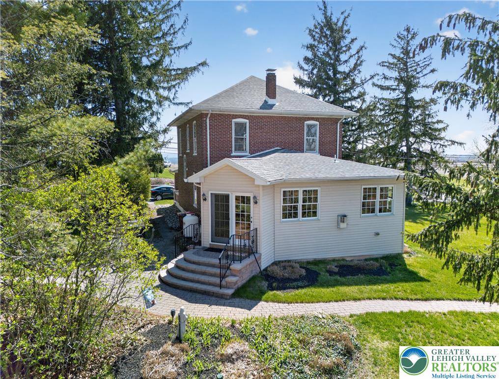 4243 Main Street Whitehall, PA 18052 - Photo 4 of 39