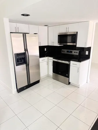 $3,000 | 122 Santiago Street, Royal Palm Beach, FL 33411