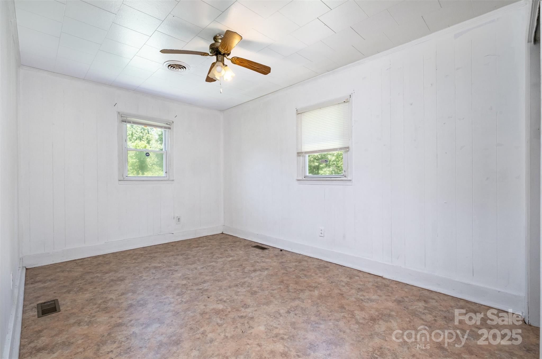 1043 Sid Davis Road Chester, SC 29706 - Photo 9 of 25 an empty room