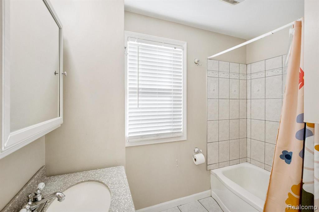 1335 South Troy, MI 48098 - Photo 12 of 40