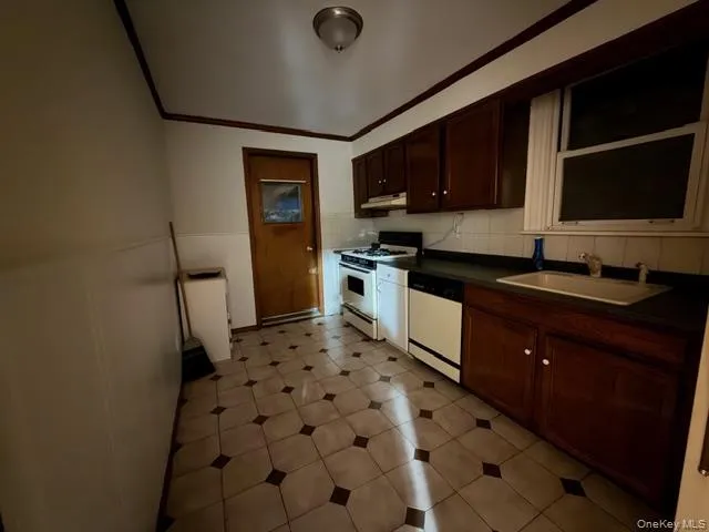 $2,900 | 1639 1/2 Pilgrim Avenue, Unit 2 | Tremont Terrace