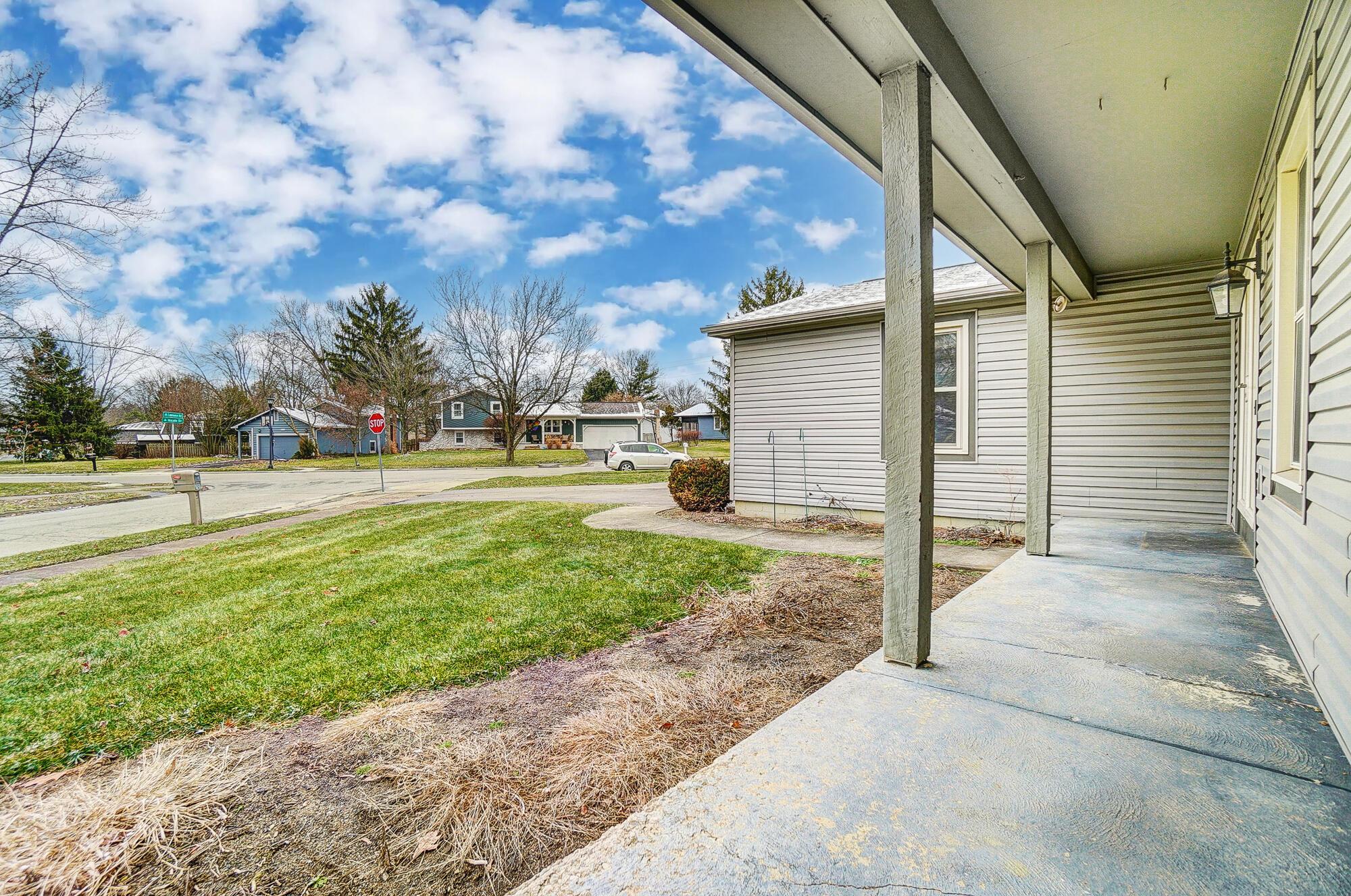 91 Lawrence Road Westerville, OH 43081 - Photo 3 of 50 006