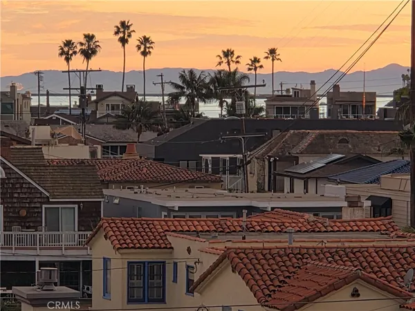 $2,699,000 | 130 Geneva Walk, Long Beach, CA 90803