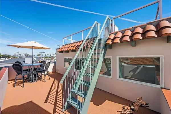 $2,699,000 | 130 Geneva Walk, Long Beach, CA 90803