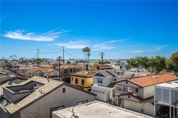 $2,699,000 | 130 Geneva Walk, Long Beach, CA 90803