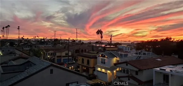 $2,699,000 | 130 Geneva Walk, Long Beach, CA 90803