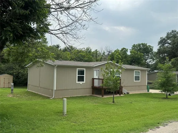 $1,650 | 2311 Del Prado Drive, Granbury, TX 76048